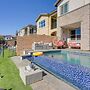 2 Mi to Fantasy Springs Casino: Lakefront Retreat!