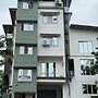 Nadkar Holiday Inn