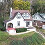 Walk to Roanoke River Greenway: Mountain-view Home