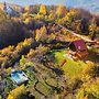 Hilltop Panorama Chalet
