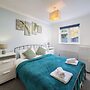 Crawley Stainer 1-bedroom With Parking and Garden