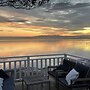 Dreamy Lake Retreat & Sunsets