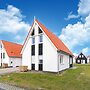 Luxurious Holiday Home With Garden and Parking