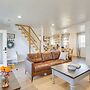 Unique Stay: Alpine 'mariposa Farmhouse' w/ Views!