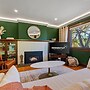 Lowry Parlour