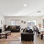 Charming Pet-friendly Getaway In Sunny Beaumont 4 Bedroom Home