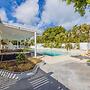 New 5 Bedroom Private Pool Near Superfood