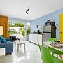 Poolside 1-bed Near Palm Beach