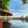 Boathouse Boutique Riverside