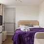Kingston & Richmond Lux Brand new Studio