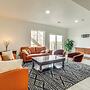 4 Mi to Gaylord Rockies: Modern Aurora Apartment