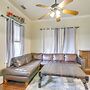 ~ Half-mi to Galveston Seawall: Apartment w/ Deck!