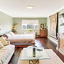 Lake-view Couple's Retreat in Hot Springs!