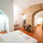 Campo De Fiori Grotto Apartment