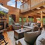 Triple Mountain View Stunning 4 BDR Cabin w/ Private Hot Tub, Game Roo