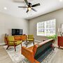 Near Shopping & Dining: Pet-friendly Dallas Apt!