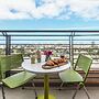 Studio apt w balcony and Kitchen