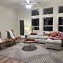 Balmoral Lakeside 5br 4ba House