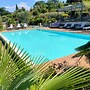 Spoleto Poolside - apt Sleeps 4 on Beautiful Campus - 1 km max Spoleto