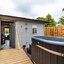 Host Stay Firefly Spa Lodge