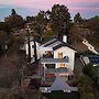 Terrace Hill Modern Paso Robles Escape Near Wineries, Dining, and Hot 
