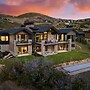 Reflection by Avantstay Sleeps 18 Lake Views Hot Tub Game Room