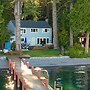 Lakefront Haven by Avantstay Minutes to Ski Resorts Private Dock Boat