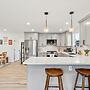 Cozy Home With Hot Tub Family-friendly Yard 5 Bedroom Home