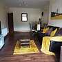 Sleeps13-freeparking-6bedroomhouse-garden-garage