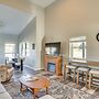 Golf Course Views: Oakland City Retreat