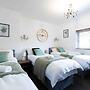 House-sleeps7-parking-garden-petfriendly