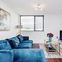 Basildon - 2-bed - Sleeps 5 - Near Train Station