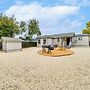 < 1 Mi to Frost Bank Center: Home w/ Deck + Grill!