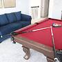 Spacious Home w Putting Green -for Extended Stays