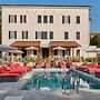 Dolphin Suites Hotel