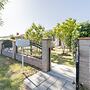 Charming Spacious Home - Modern Comforts Prime Location