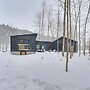 8 Mi to Sleeping Bear Dunes: Creekside Cabin