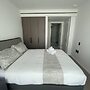 Chic Urban Stylish Condo in Downtown V
