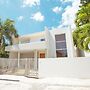 Luxury Villa-Sunny BlueSky W/Ocean-Mtn View
