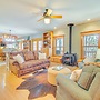 Charming Family Cabin w/ Fire Pits in Clarksville