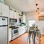 1 Mi to Dtwn: Home w/ Fenced Yard in Galveston!