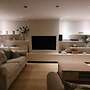 Stylish, Modern 3 Bedroom House, Free Parking