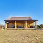 Covered Porch & Grill: 1-acre Property in Bristow!