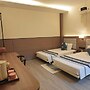 AMY HOTEL