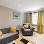 Charming 3 Bed Home in Stepps, Glasgow - Garden & Patio