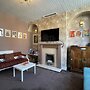 Sheffield's 3BR Retreat