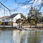 Spacious Lakefront View With Hot Tub and Pool NH