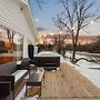 Cozy 3BR Cabin With Hot Tub on Nippersink Creek