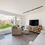Stylish 3-bed Townhouse With 3 Baths in Southgate