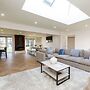 Beautiful 4-bed Close to South Downs Goodwood